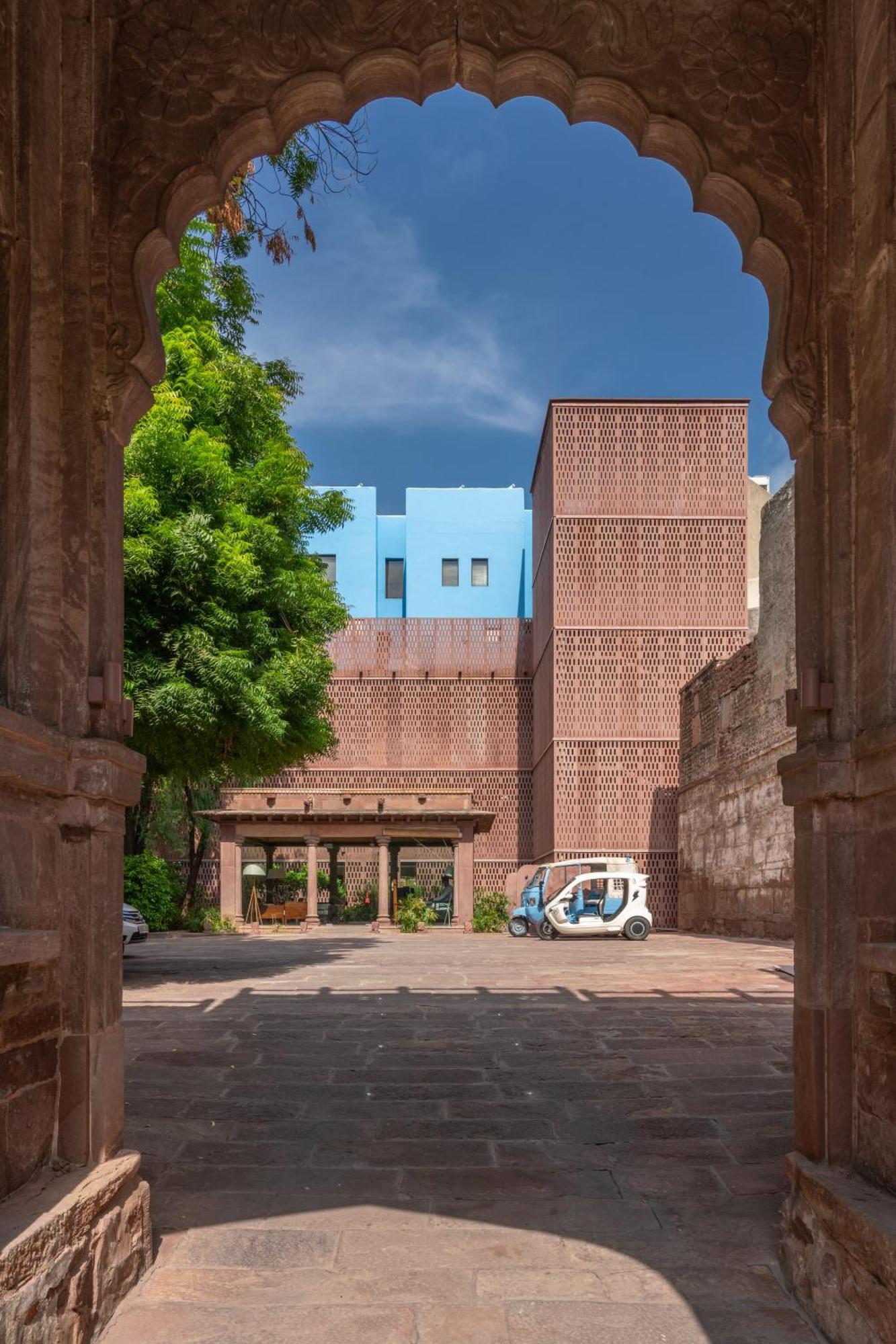 Отель Raas Jodhpur Джодхпур Экстерьер фото