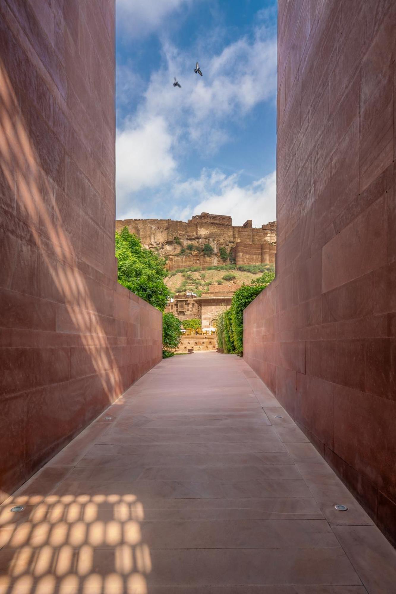 Отель Raas Jodhpur Джодхпур Экстерьер фото